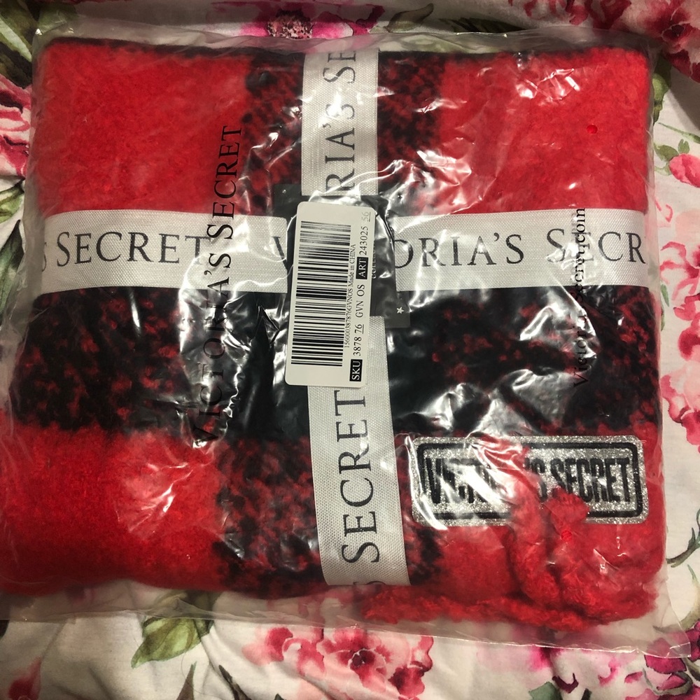 Victorias Secret Scarf